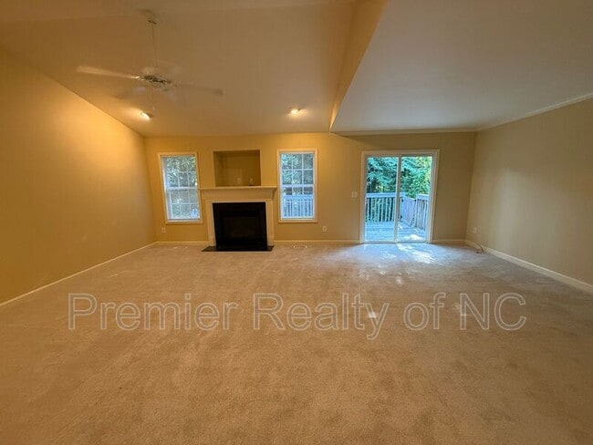 Photo - 607 Westpark Ct