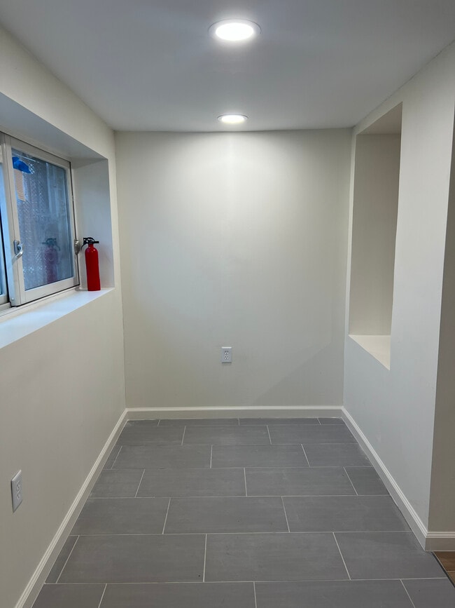 Office - 1802 2nd St NW Unidad B