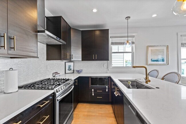 Photo - 241 Lexington St Unit 2