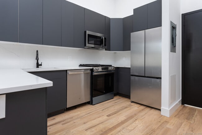 Building Photo - 10 Commerce St Unit 3R Rental