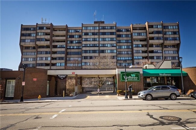 Building Photo - 750 Washington Rd