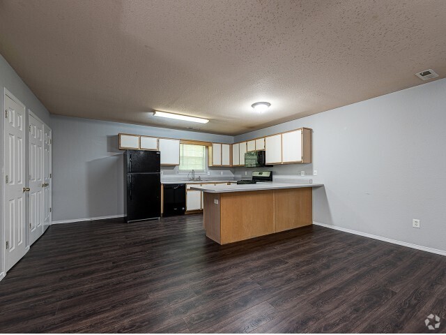 Kitchen - Town Square Bentonville Rental