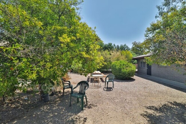 Photo - 2323 S College Ave Unidad Apt. 6