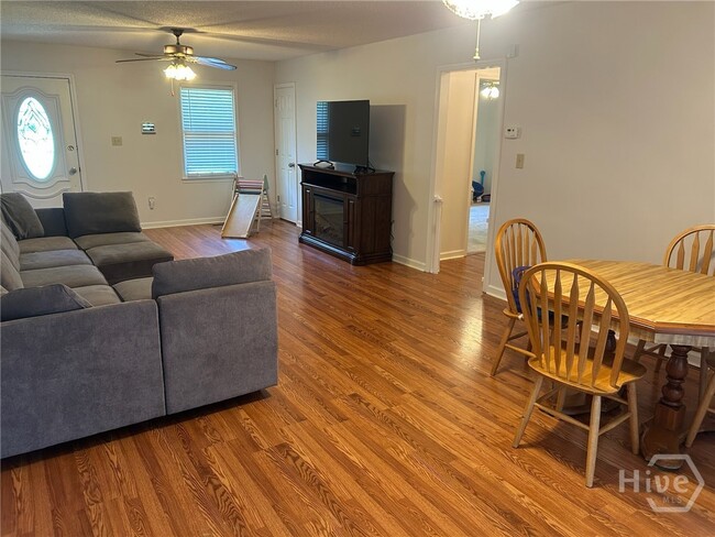 Photo - 504 Bedford Dr