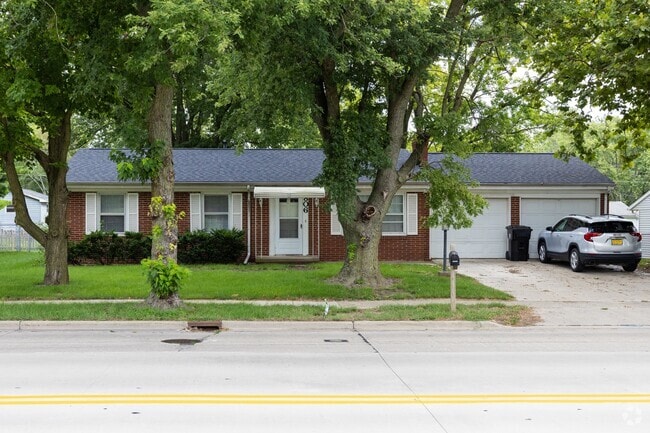 Building Photo - 806 S Cottage Ave Rental