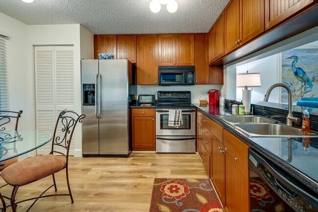 Photo - 5708 Deauville Cir
