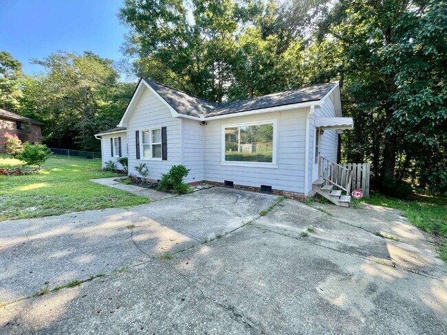 Photo - 3 Bed, 2 Bath Nest In Fayetteville