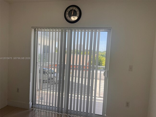 Photo - 2300 NW 7th St Unidad 304