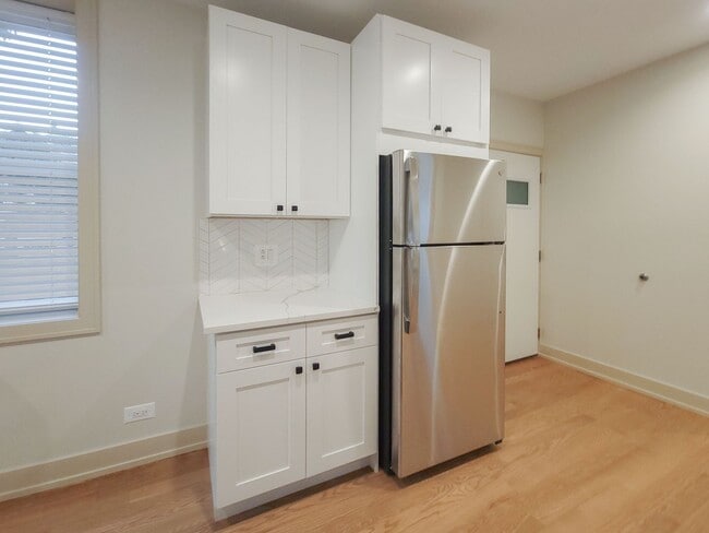 Photo - 1919 W Winona St Unit 2