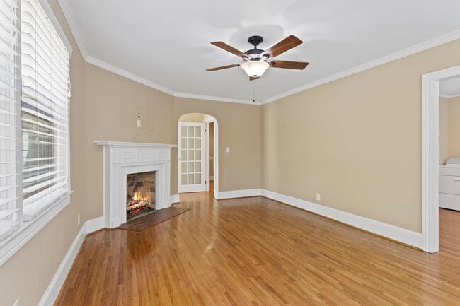 Living/Dining - 214 Waddell Rd Unit A
