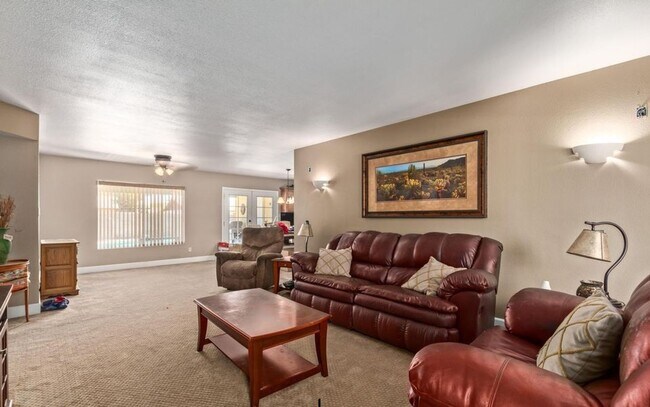 Photo - Updated 3bd w/ pool 51ave Bell