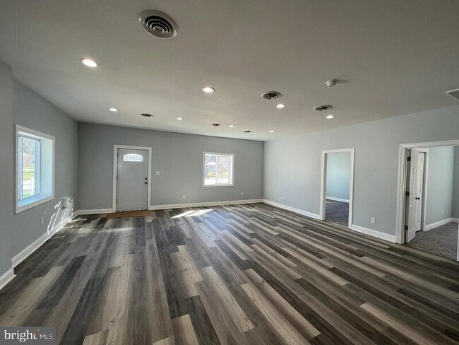 Photo - 141 Bunche Blvd