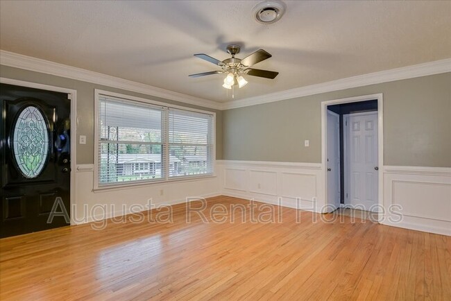 Photo - 3338 Oakridge Dr House