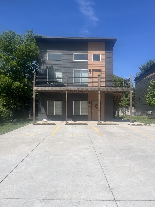 Photo - 779 N St Paul St Townhome