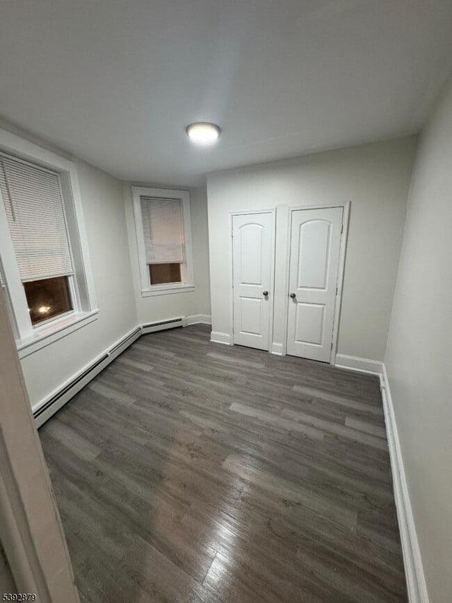Building Photo - 1109 Main St Unit 7C