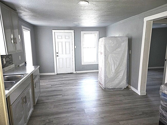 Photo - 1709 Boney St