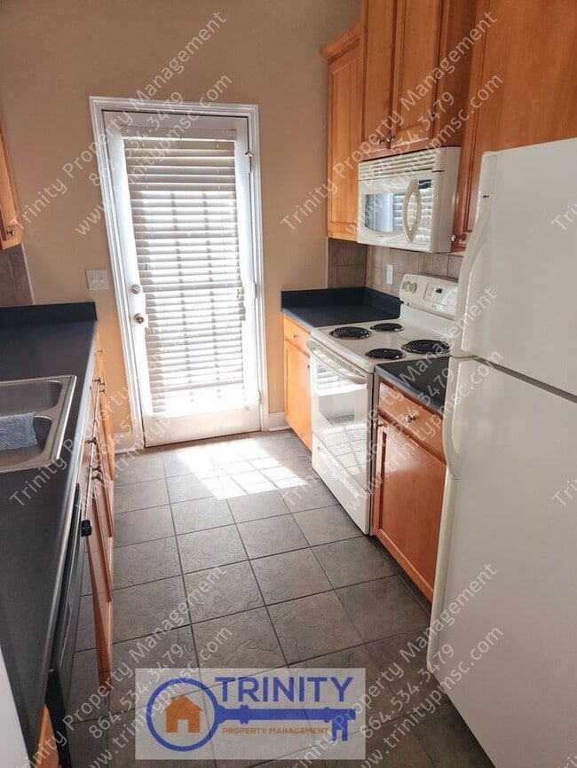 Photo - **MOVE IN SPECIAL -1/2 off 1st Month's ren...