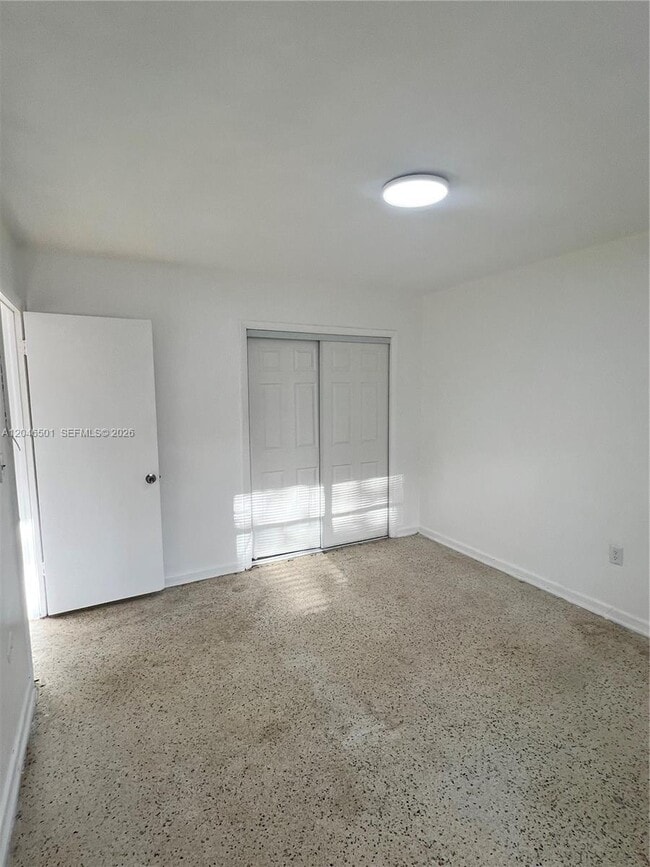 Photo - 1946 NE 167th St Unidad 1