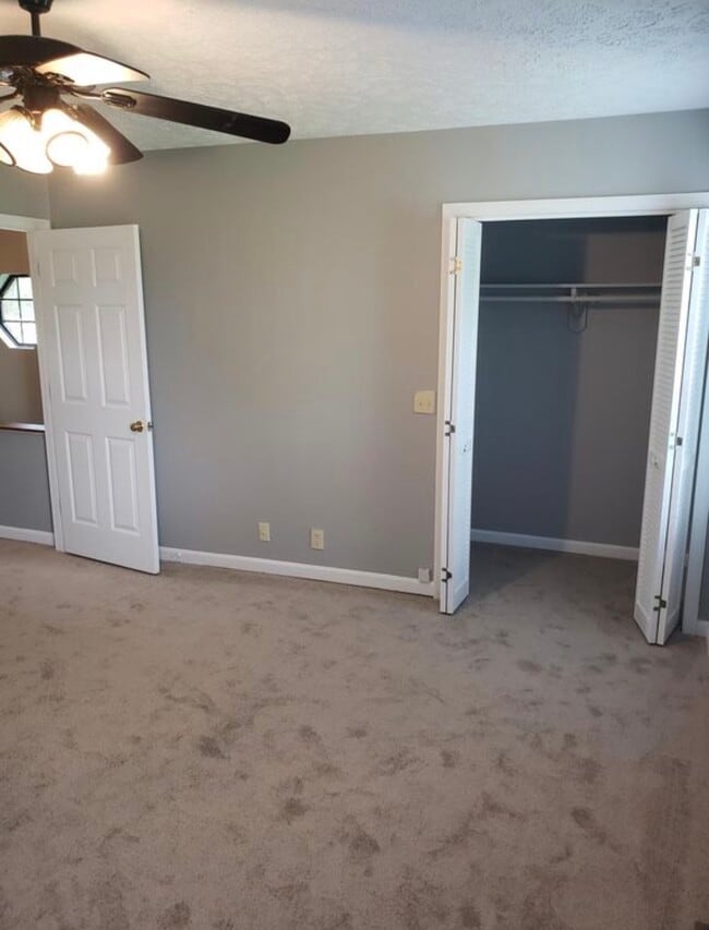 Photo - 445 Claircrest Dr