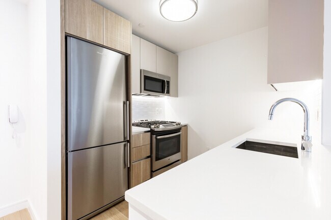 Photo - 42-20 24th St