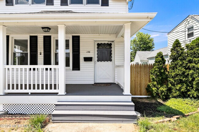156 Main St
