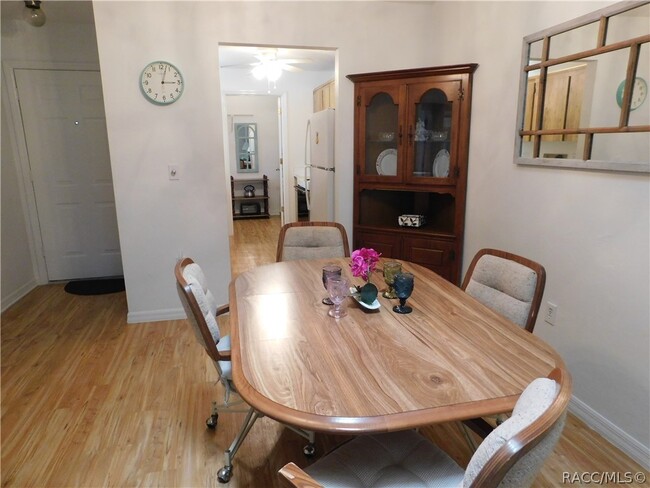 Photo - 741 E Hartford St