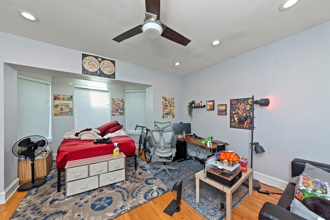 Photo - 1545 W Addison St Unit 1545 W Addison