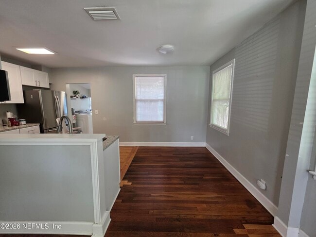 Photo - 3353 Dellwood Ave