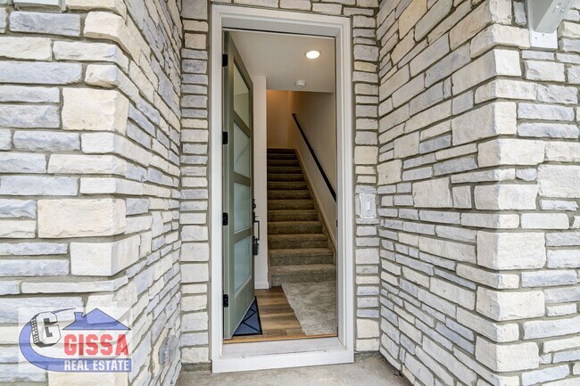 Photo - 1.5 year old townhome with 3 bedrooms, 2 1/2 bathrooms, 2-car garage at Victory Ridge available NOW!