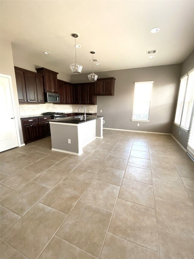 Photo - 16938 Makanda Dr