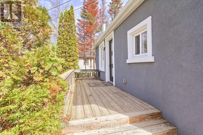 Photo - 127 Woodfield Dr
