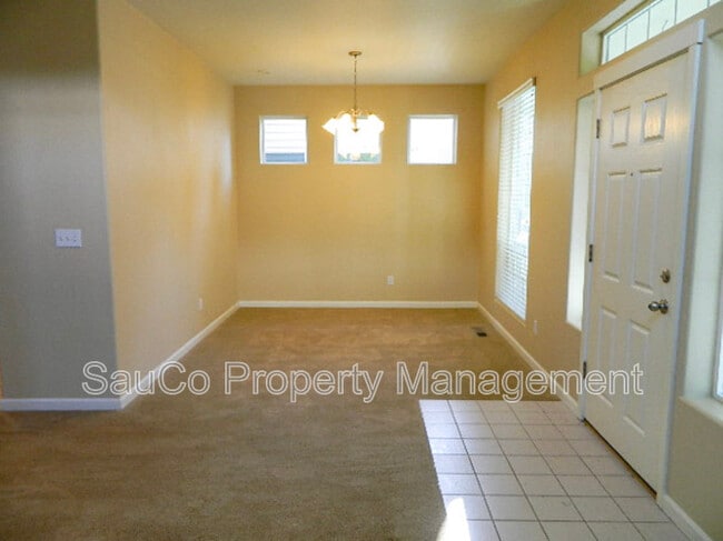 Photo - 5605 NE Caddis Dr