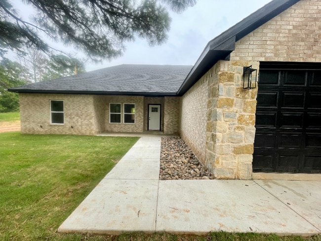 18291 Clear Lake Cir