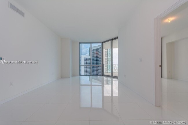 Photo - 851 NE 1st Ave Unit 4007