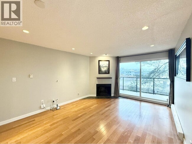 Photo - 111 W 10th Ave Unit 203