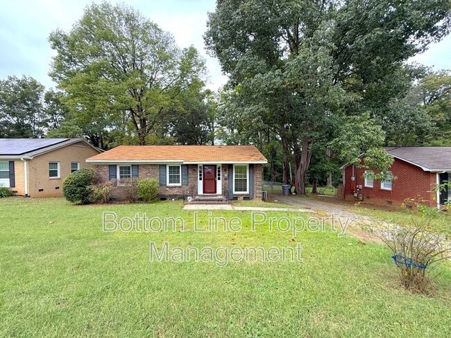 Building Photo - 3432 Sargeant Dr