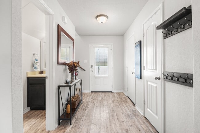 Photo - 432 Salt Fork