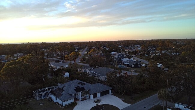 2200 pies del agua - 5780 Osprey Rd