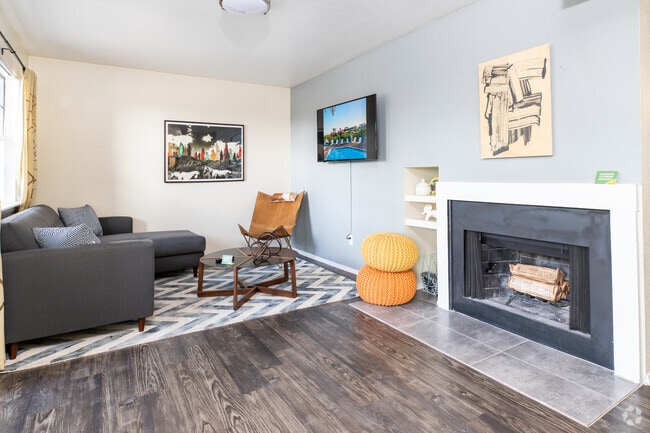 2BR, 2BA - 846 SF - The Timbers Apartments