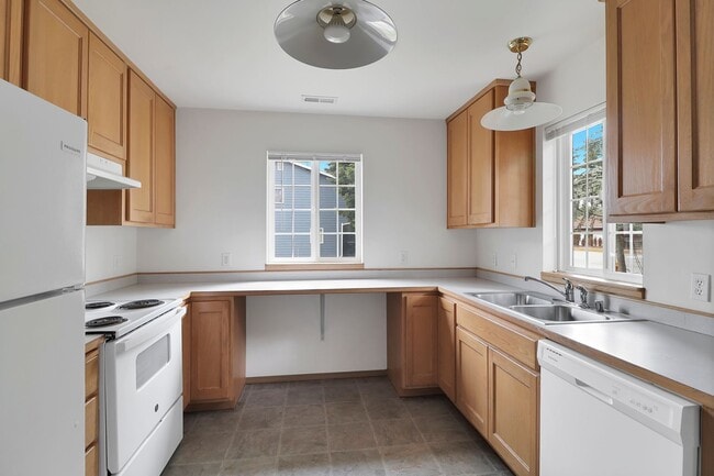 Photo - 698 NW Paragon Pl