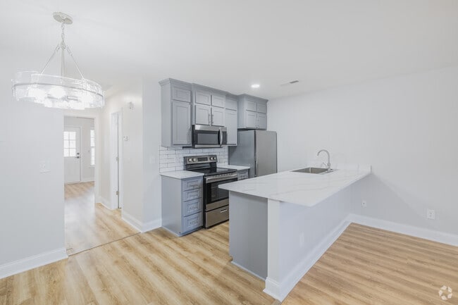 1BR, 1BA - 700SF - Kitchen - Faris Residences Strawberry Station
