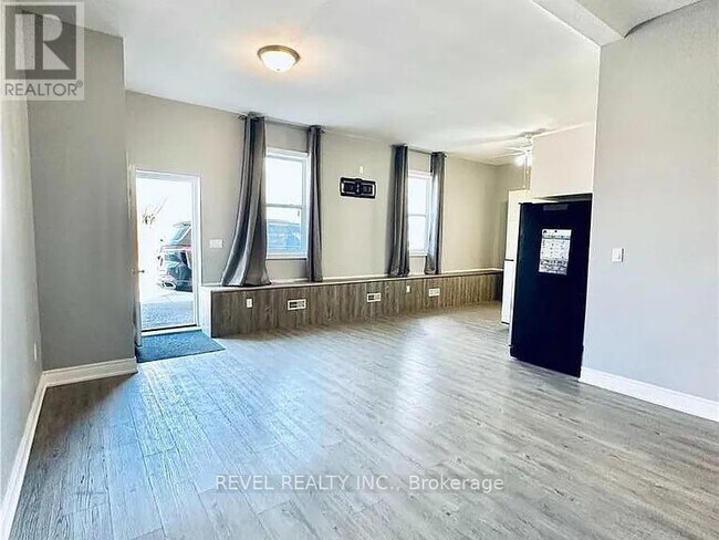 Photo - 528 Lincoln St Unité A