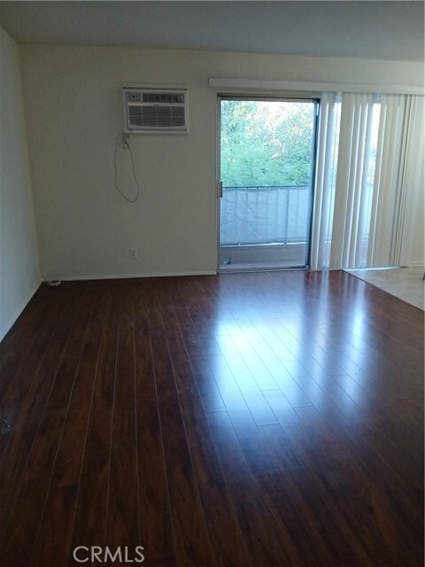 Photo - 14551 Vose St Unidad C