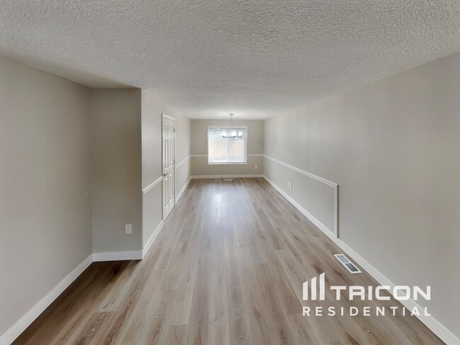 Photo - 15714 NE 42nd St