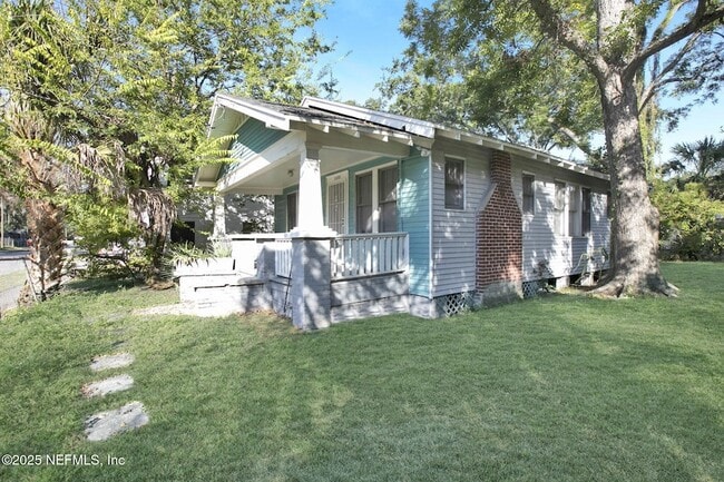 Photo - 1431 W 26th St