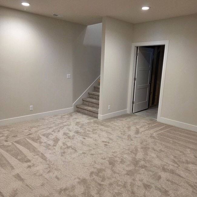 Building Photo - Garden View Zero Entry!! PHOTOS COMING SOON!