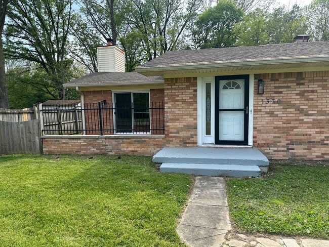Photo - 1370 Farley Dr