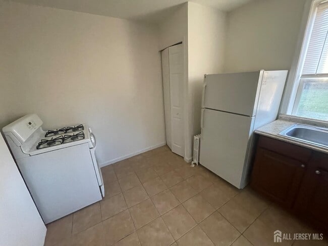 Photo - 577 Rahway Ave Unit Studi