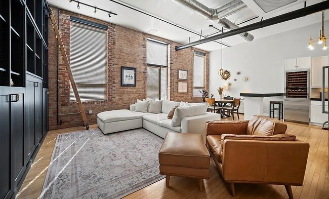 Building Photo - 101 N Tejon St Rental