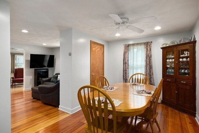 Photo - 102 Orange St
